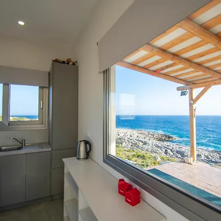 White Rock Cave Villa By 
